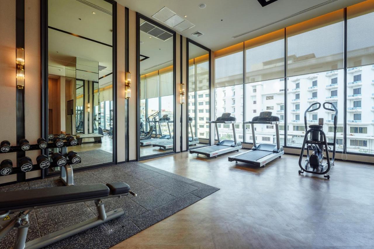 Somerset Pattaya Exterior foto The gym at the hotel