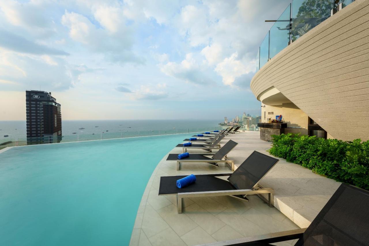 Somerset Pattaya Exterior foto Infinity pool at the 39th floor